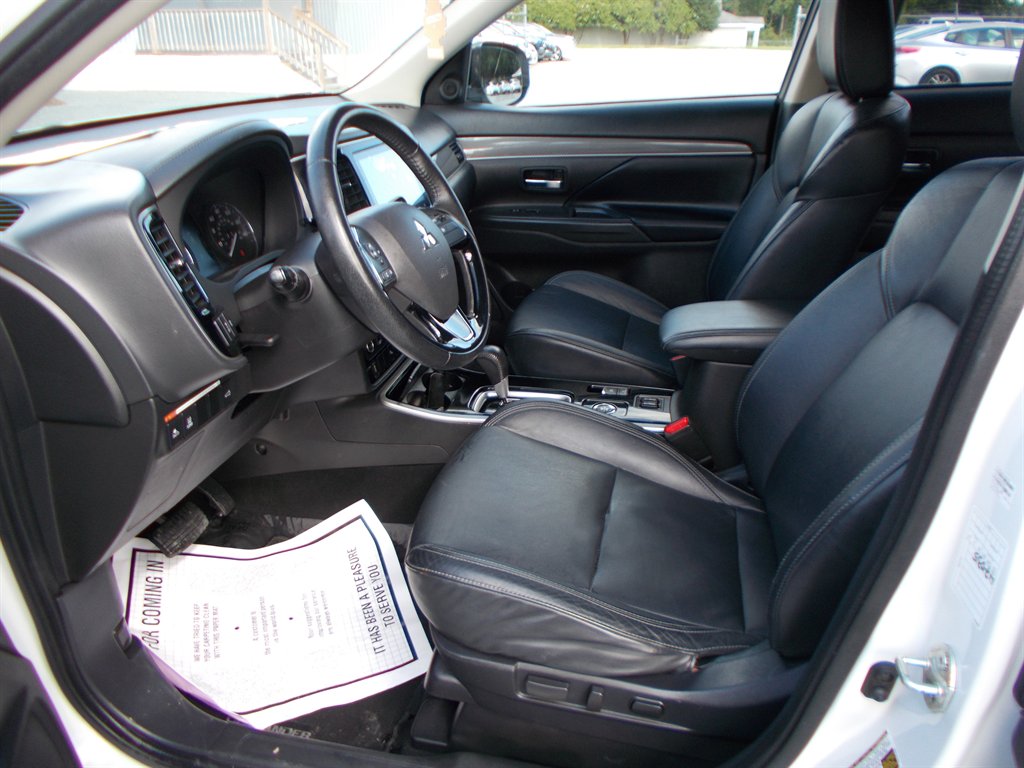 2020 Mitsubishi Outlander - $12,500