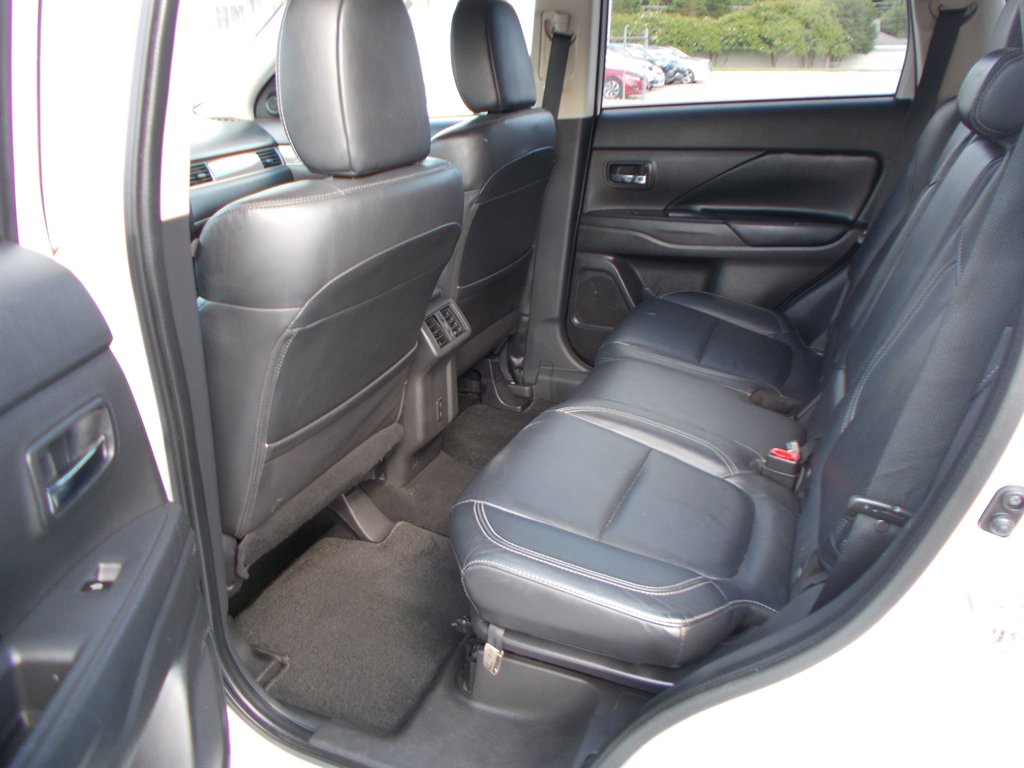 2020 Mitsubishi Outlander - $12,500