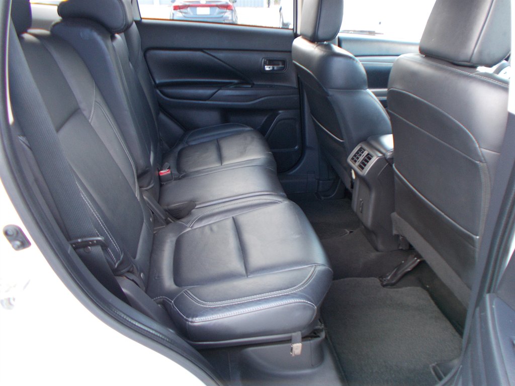 2020 Mitsubishi Outlander - $12,500