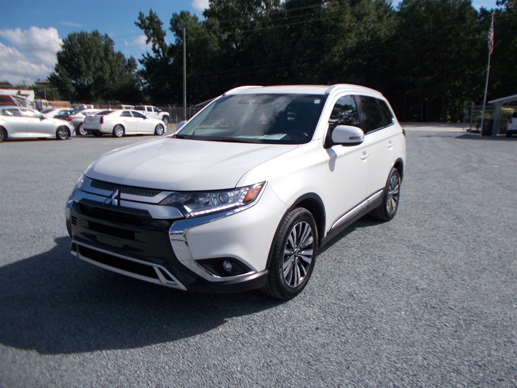 2020 Mitsubishi Outlander - $12,500