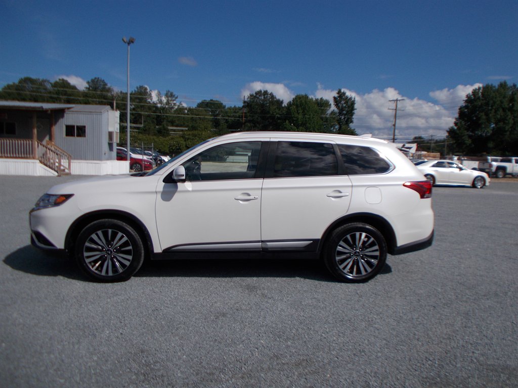 2020 Mitsubishi Outlander - $12,500
