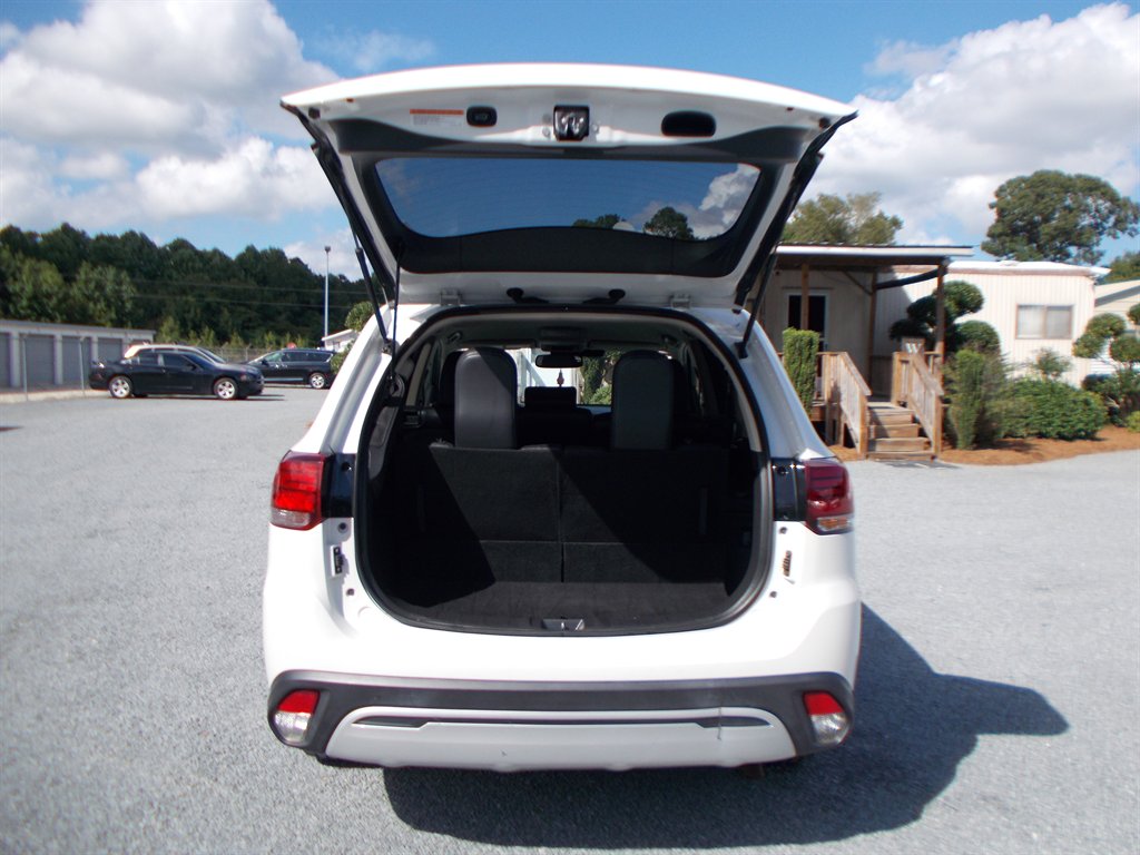 2020 Mitsubishi Outlander - $12,500
