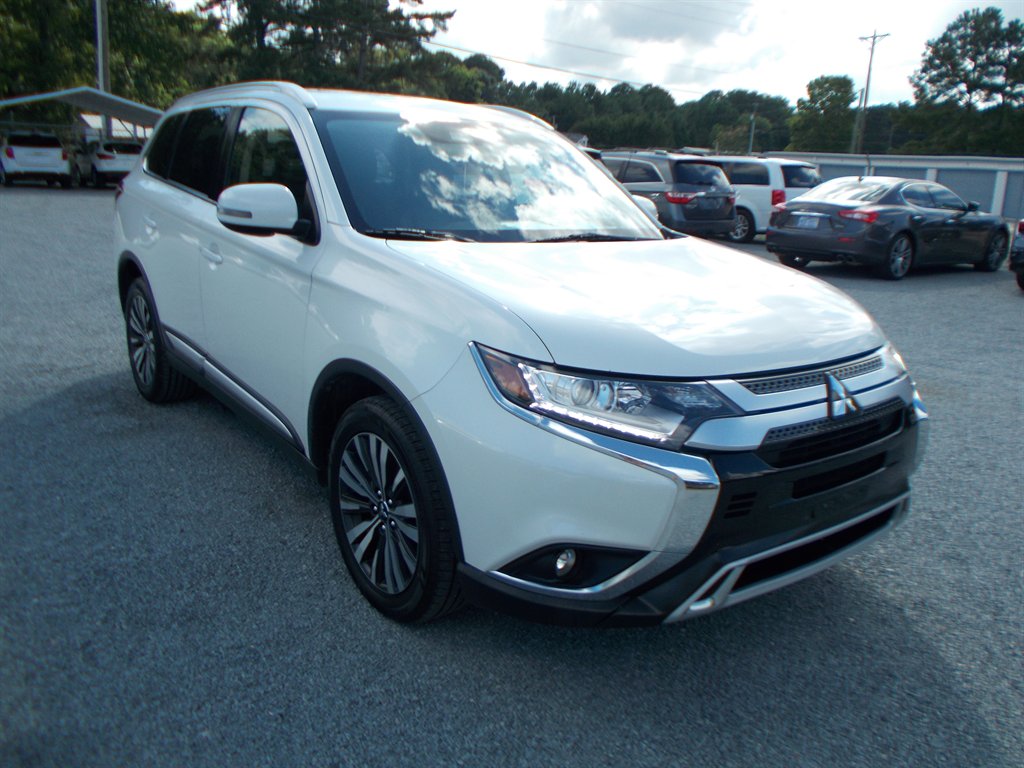 2020 Mitsubishi Outlander - $12,500