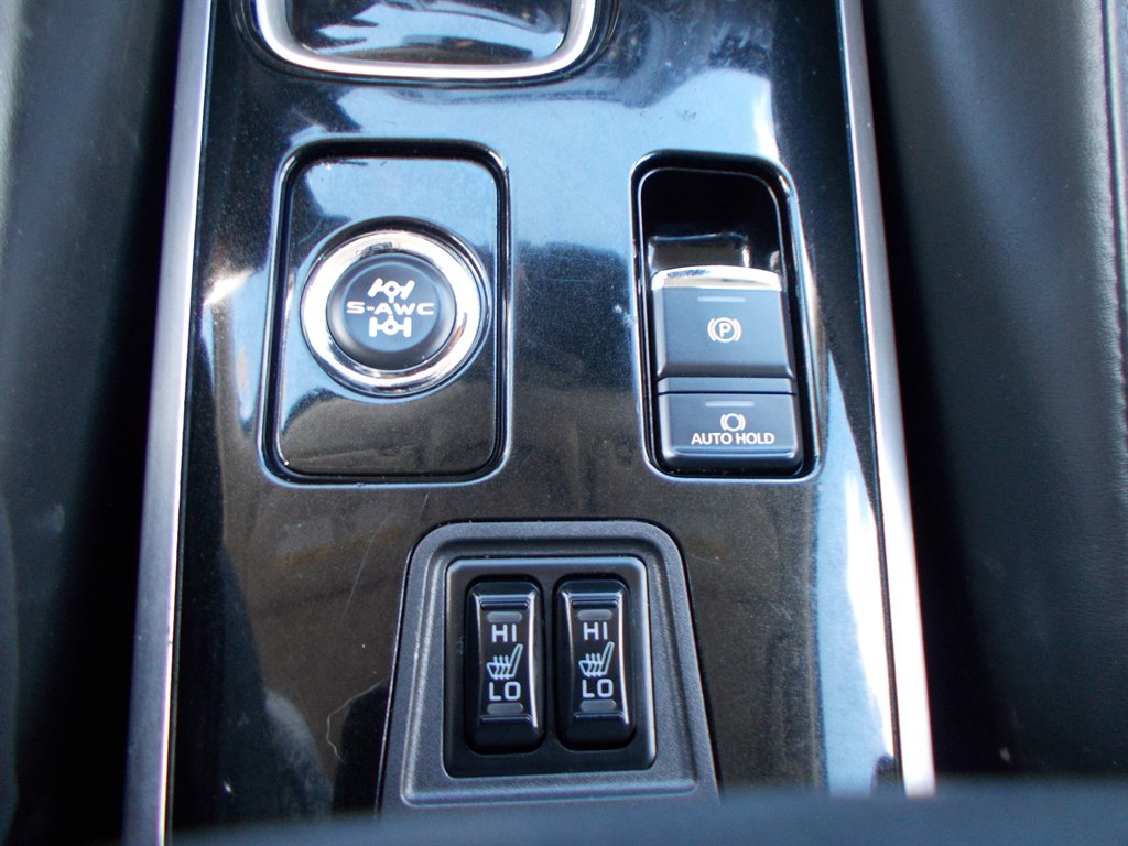 2020 Mitsubishi Outlander - $12,500