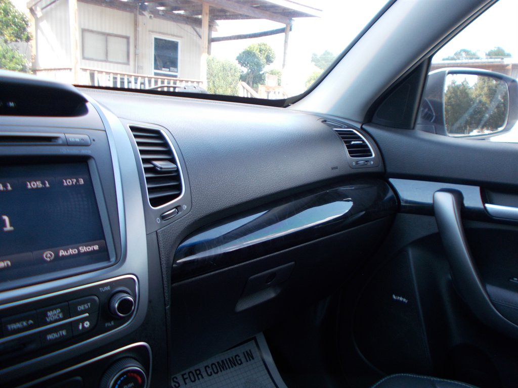 2015 Kia Sorento - $11,000