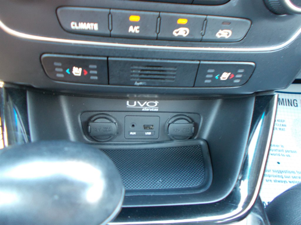 2015 Kia Sorento - $11,000