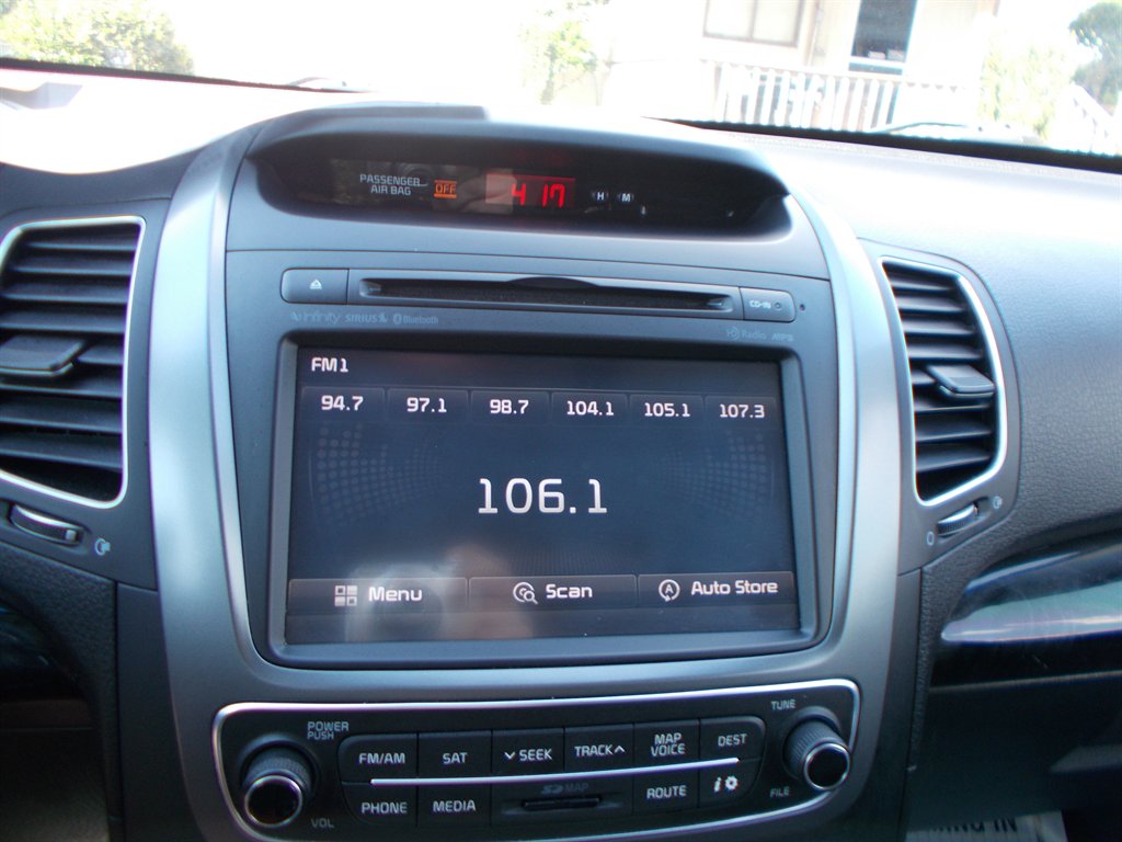 2015 Kia Sorento - $11,000