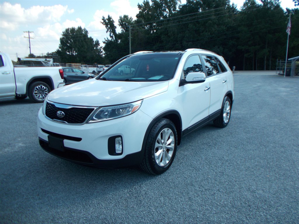2015 Kia Sorento - $11,000