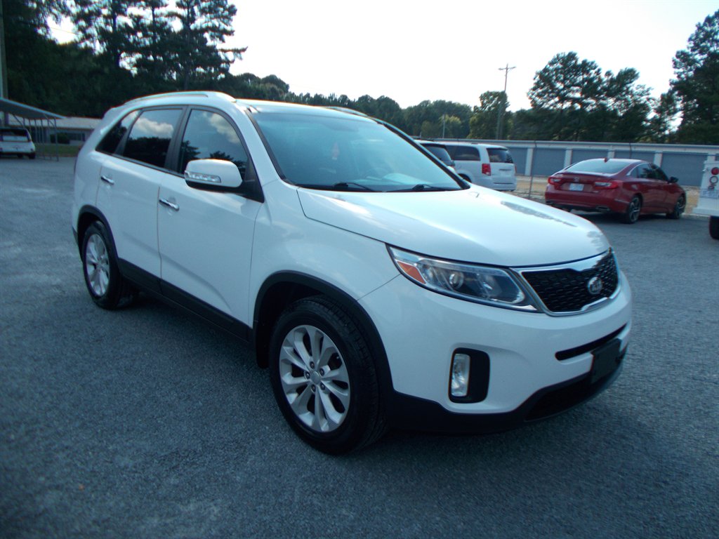 2015 Kia Sorento - $11,000