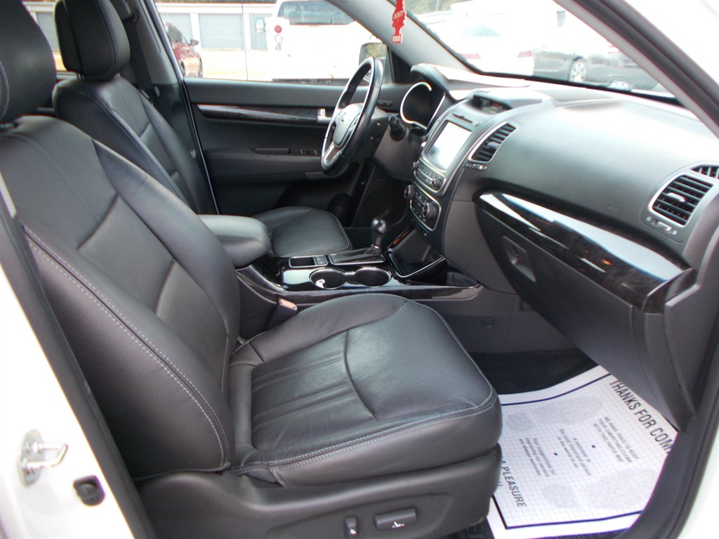 2015 Kia Sorento - $11,000