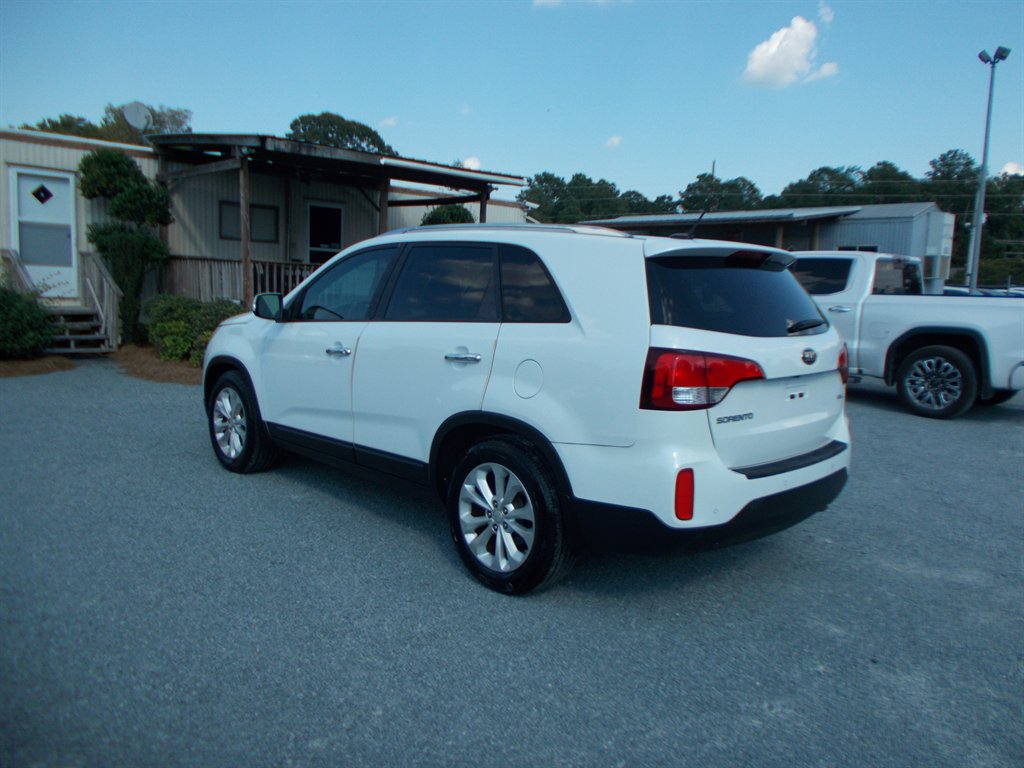 2015 Kia Sorento - $11,000