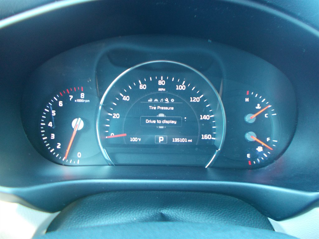 2017 Kia Sorento - $10,000