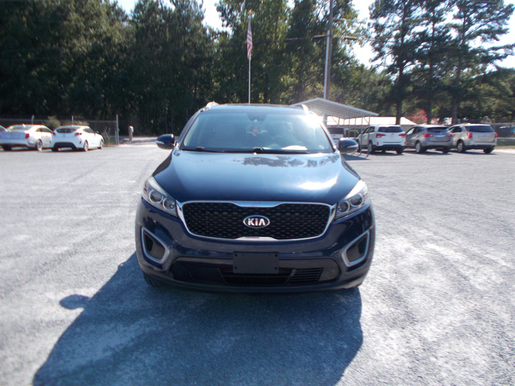 2017 Kia Sorento - $10,000