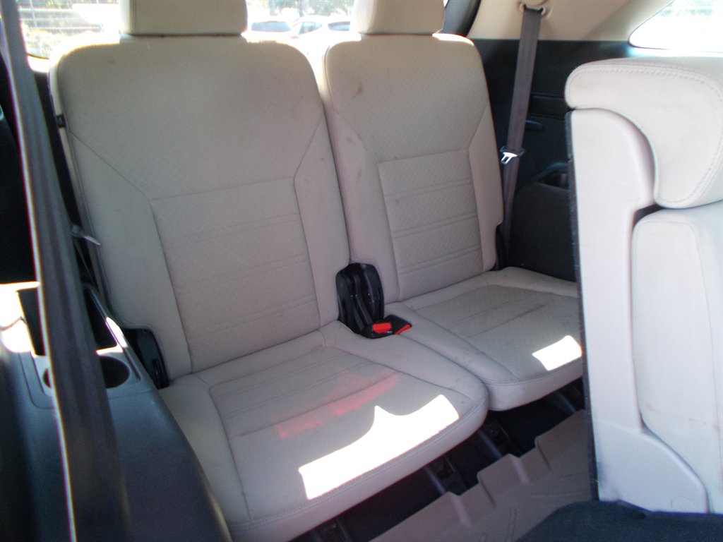 2017 Kia Sorento - $10,000