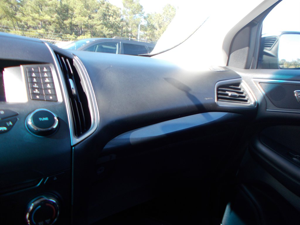 2016 Ford Edge - $9,500