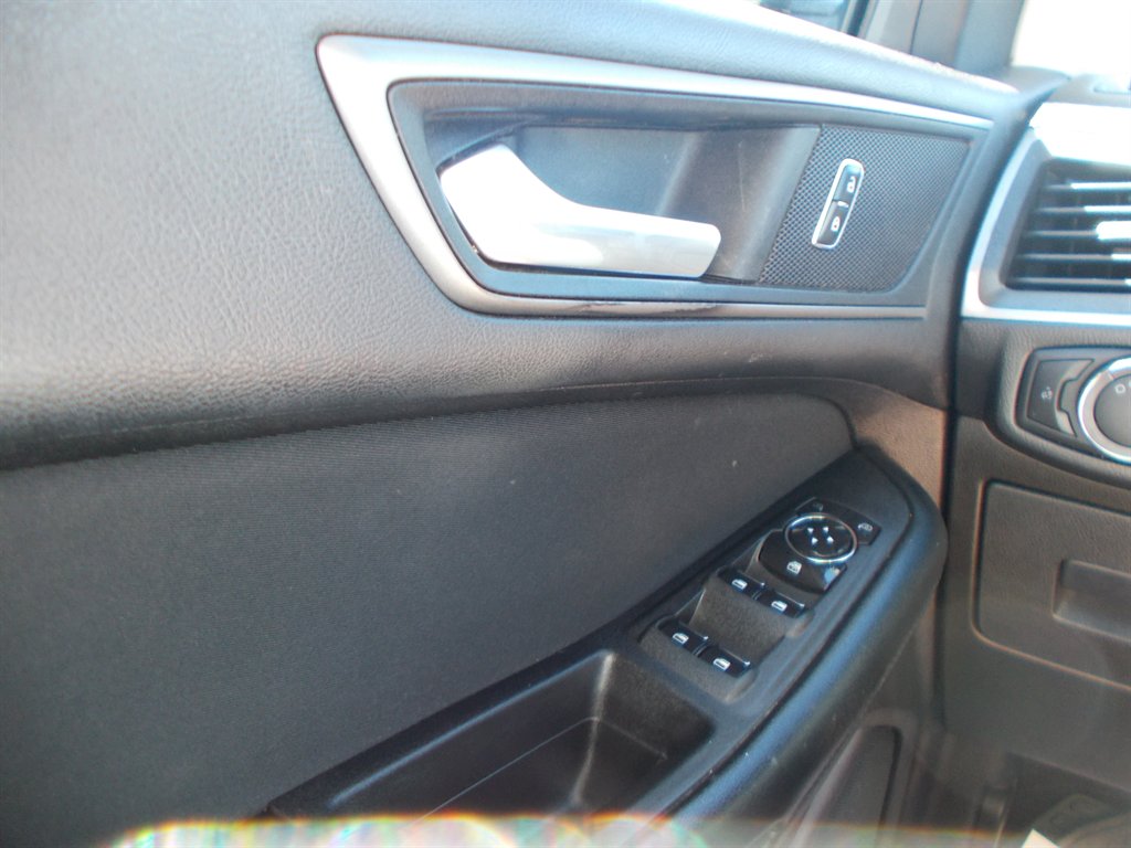 2016 Ford Edge - $9,500