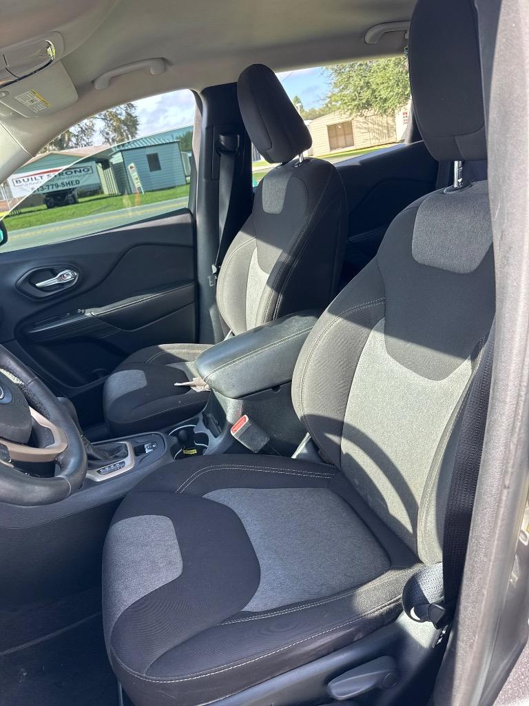 2016 Jeep Cherokee - $8,500