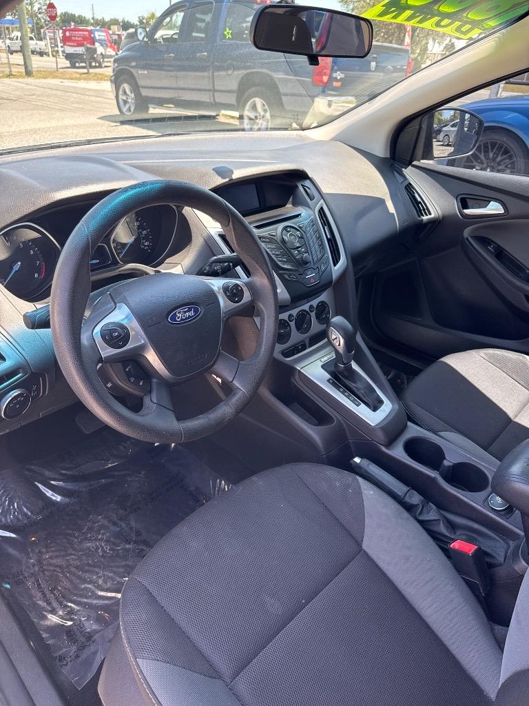 2014 Ford Focus SE photo