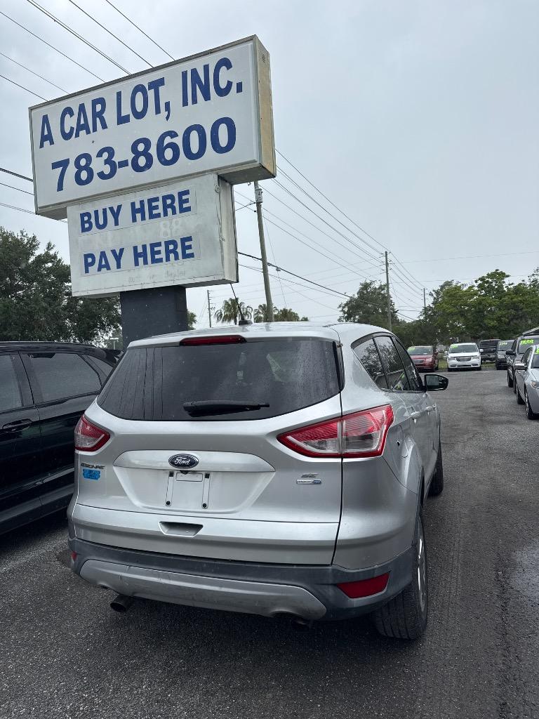 2014 Ford Escape SE photo