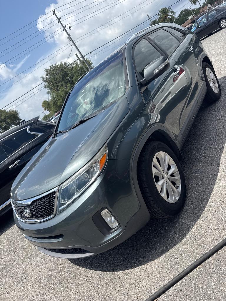 2014 Kia Sorento - $7,500