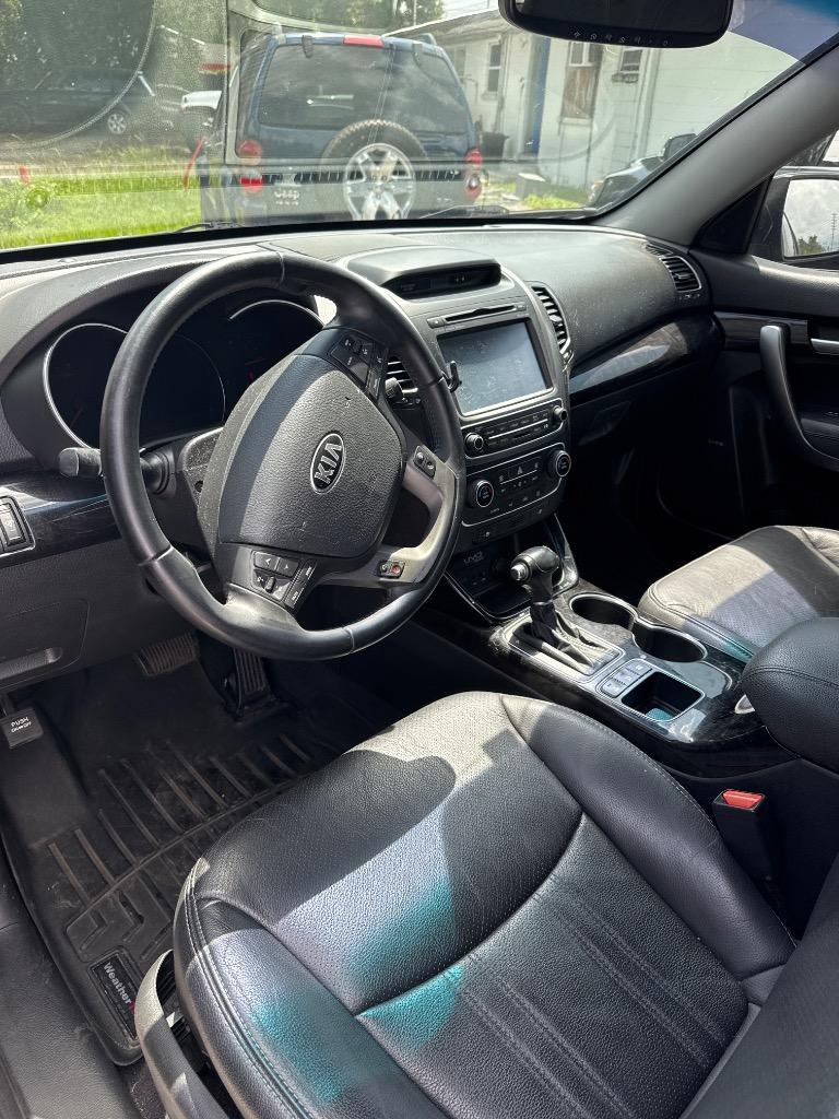 2014 Kia Sorento - $7,500