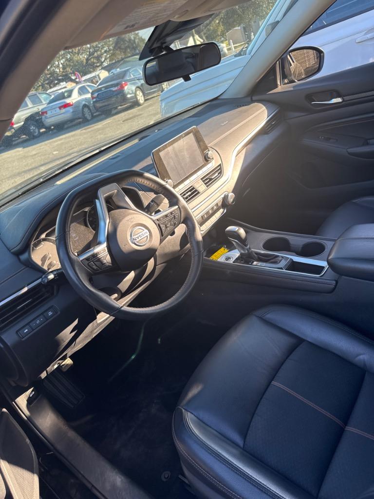 2022 Nissan Altima SR photo