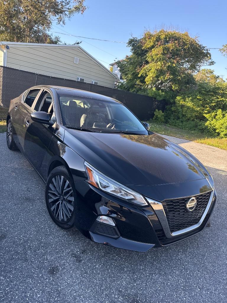2022 Nissan Altima SR photo