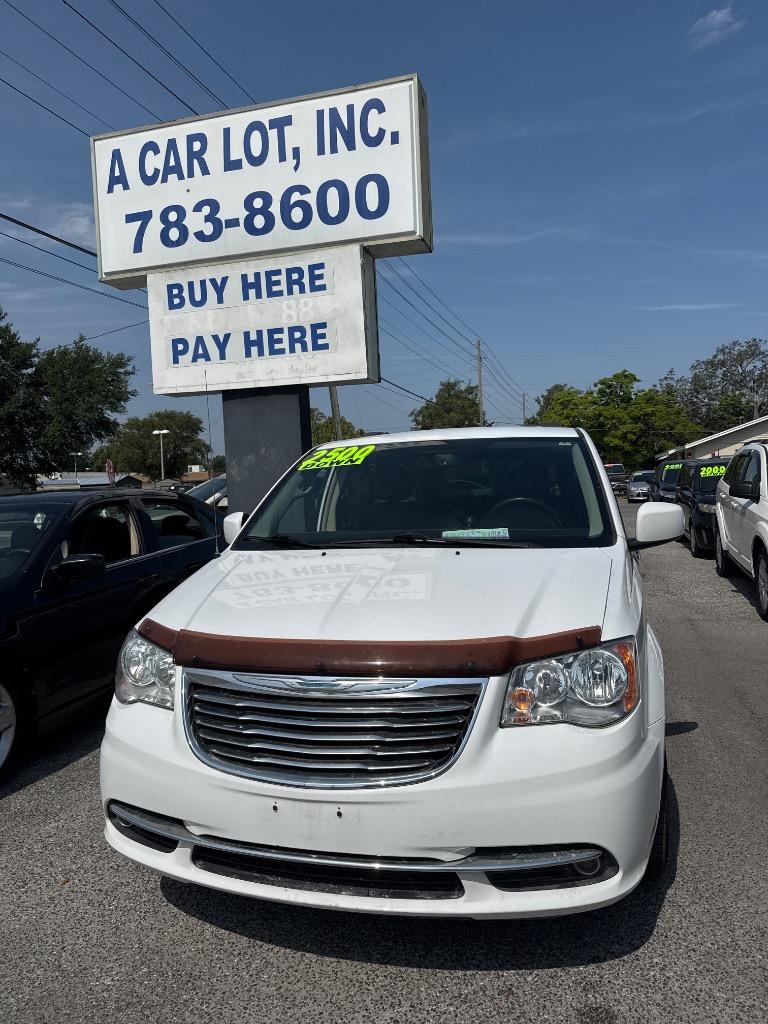 2016 Chrysler Town & Country Touring photo