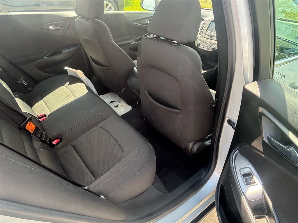 2017 Chevrolet Malibu LS photo