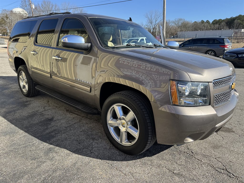 2013 Chevrolet Suburban LT 1500 photo