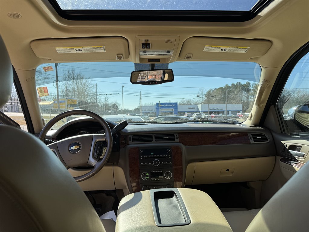 2013 Chevrolet Suburban LT 1500 photo