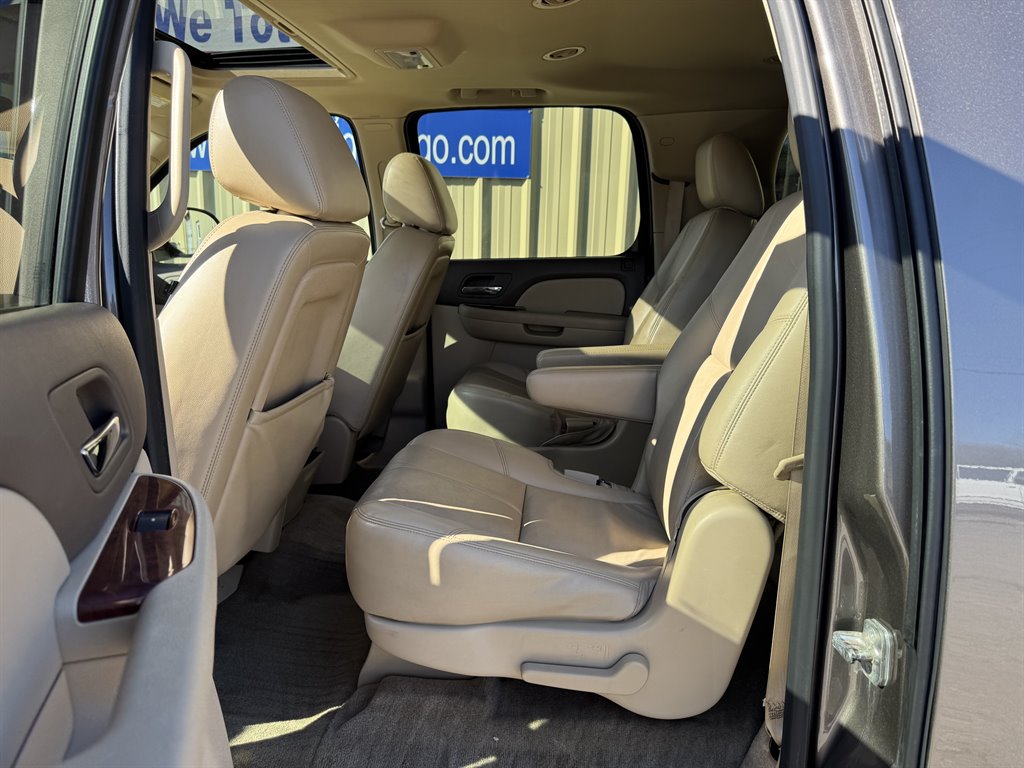 2013 Chevrolet Suburban LT 1500 photo