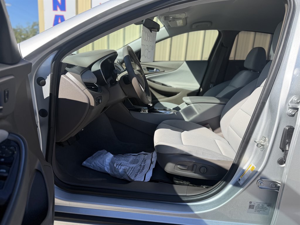 2022 Chevrolet Malibu - $13,900