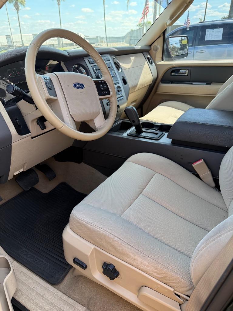 2013 Ford Expedition - $6,995