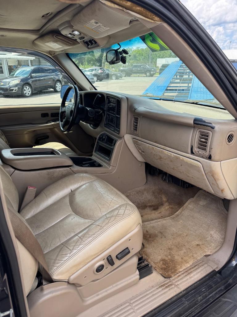 2005 Chevrolet Suburban 1500 LS photo