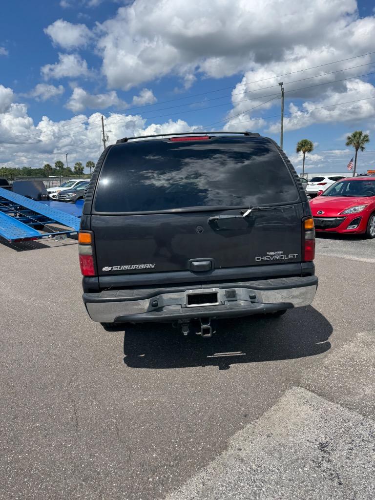 2005 Chevrolet Suburban 1500 LS photo