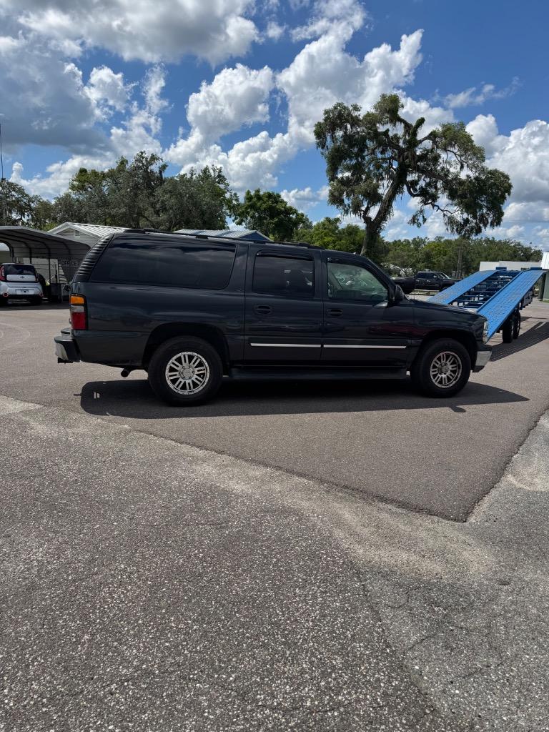 2005 Chevrolet Suburban 1500 LS photo