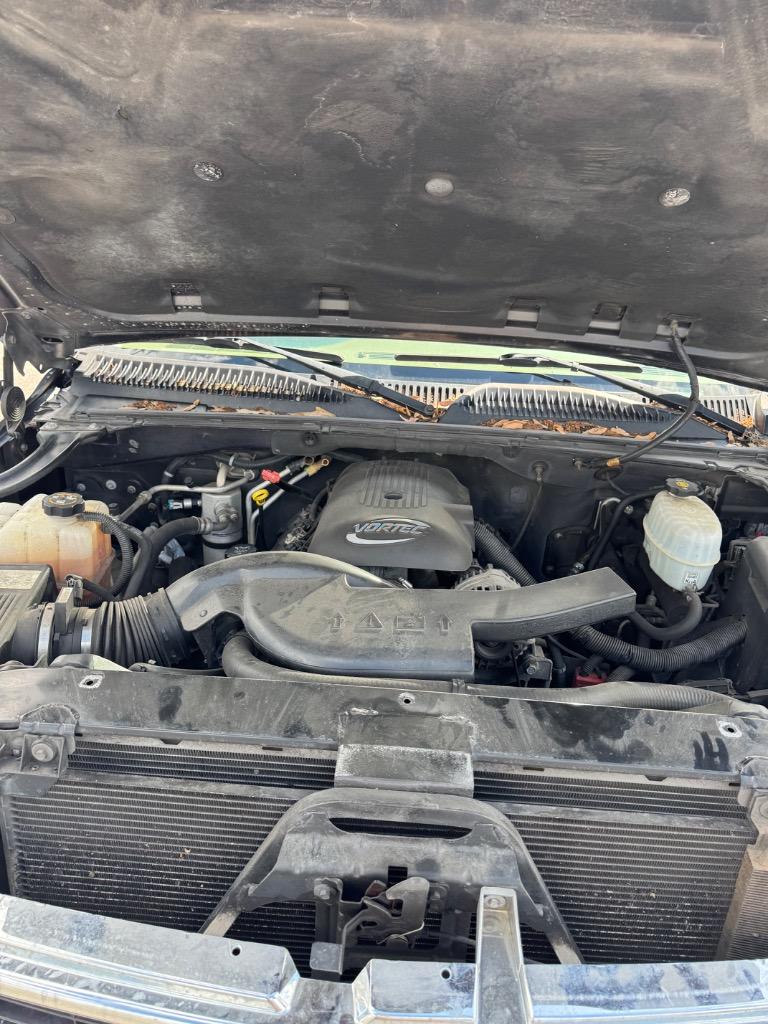 2005 Chevrolet Suburban 1500 LS photo