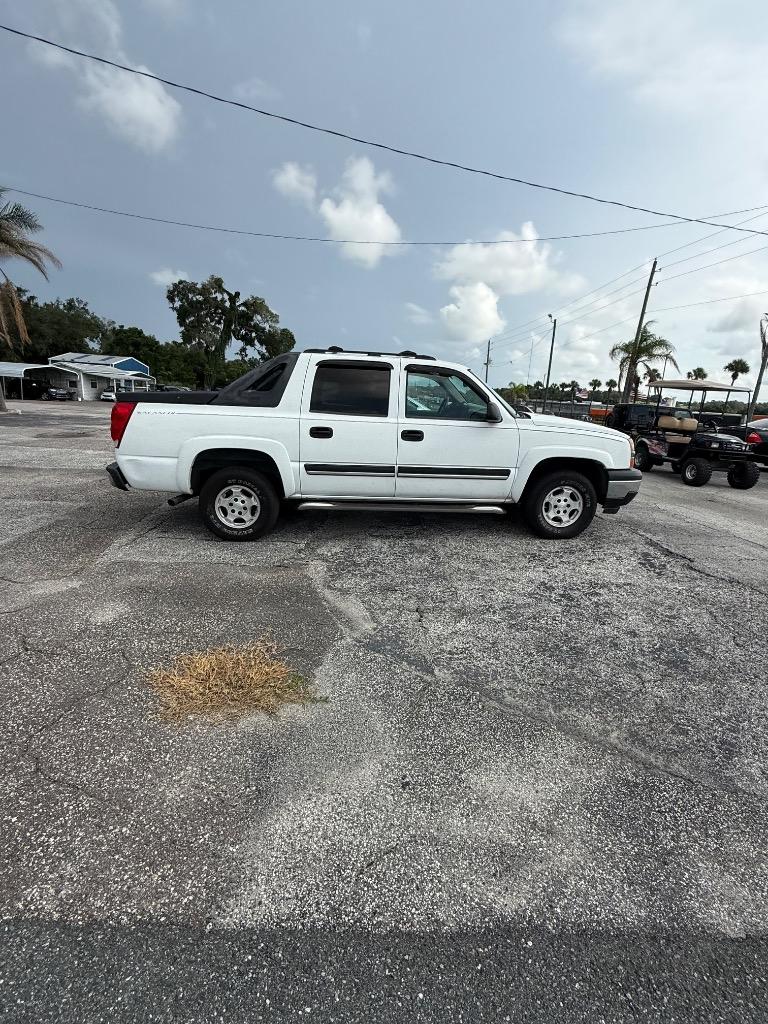 2006 Chevrolet Avalanche - $8,495