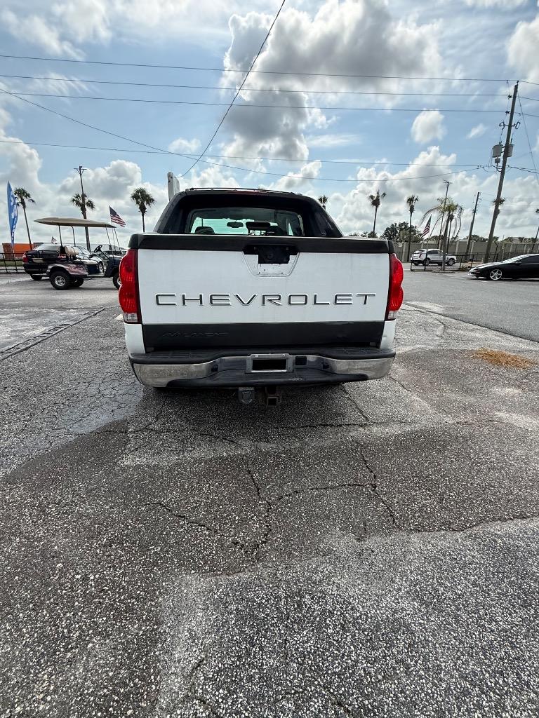 2006 Chevrolet Avalanche - $8,495