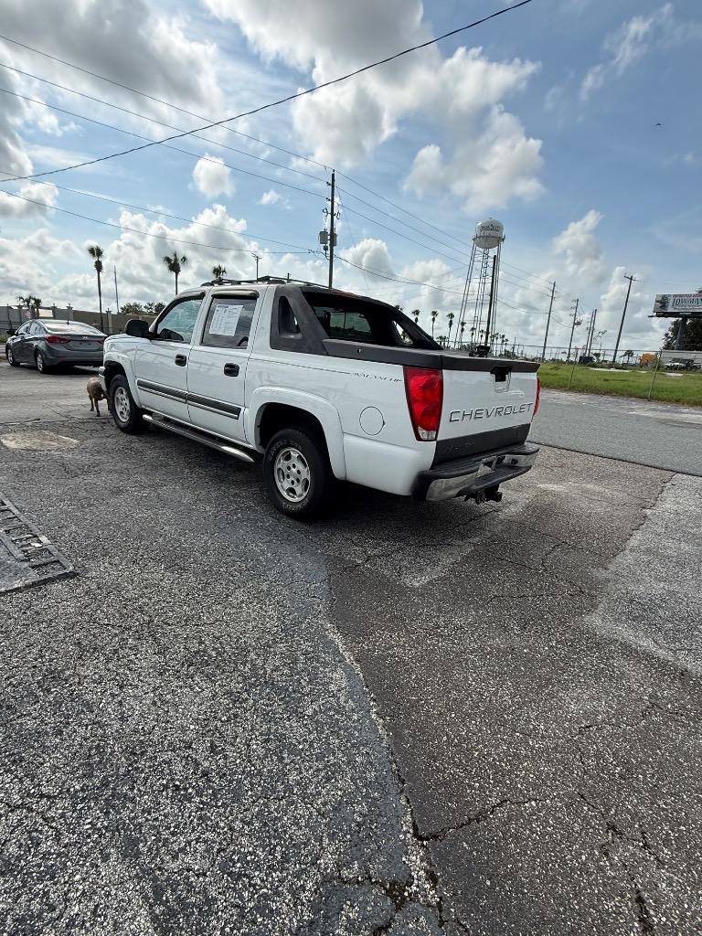 2006 Chevrolet Avalanche - $8,495