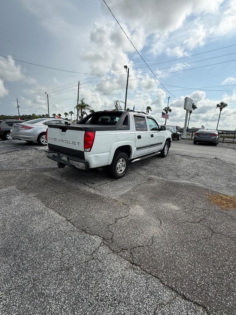 2006 Chevrolet Avalanche - $8,495