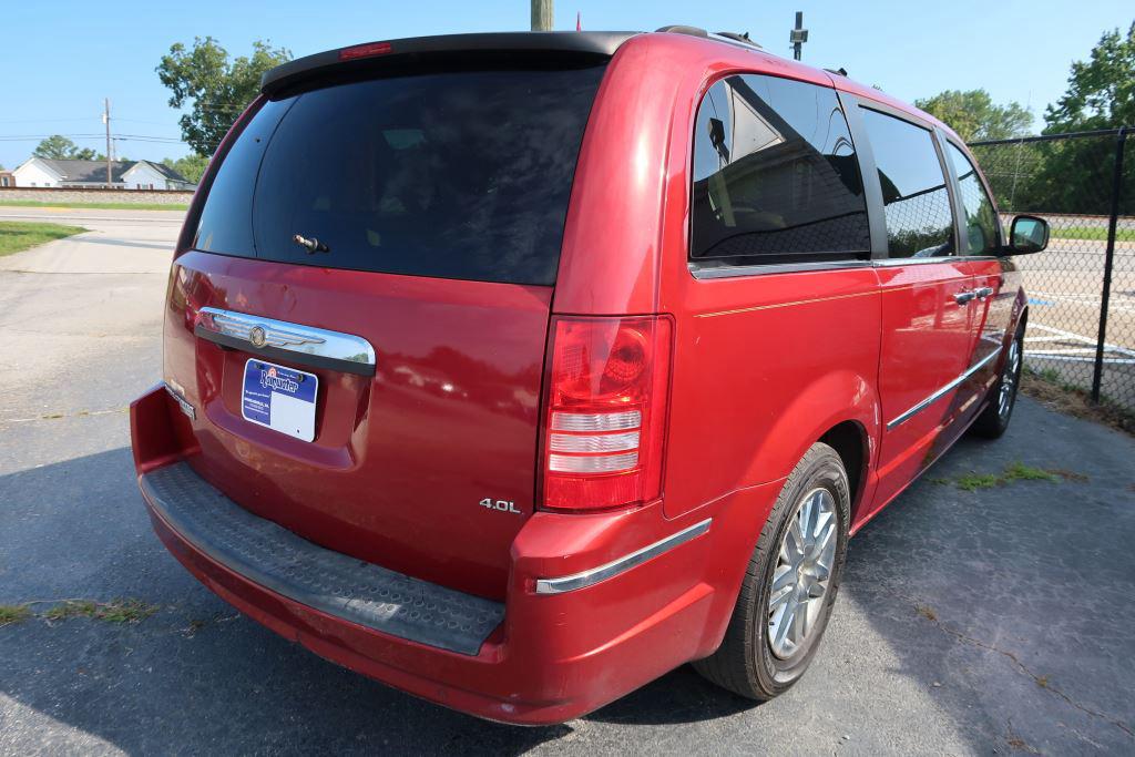 2008 Chrysler Town & Country
