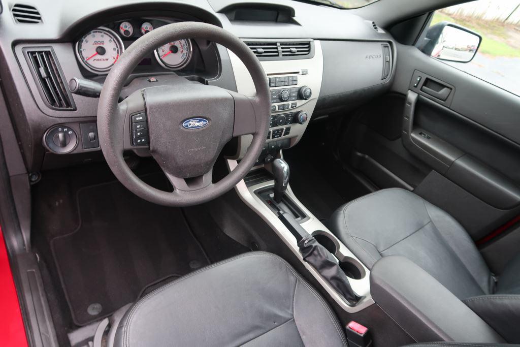 2011 Ford Focus SE photo
