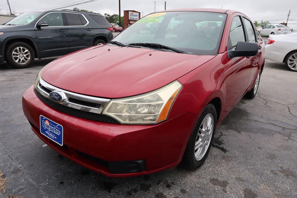 The 2011 Ford Focus SE photos