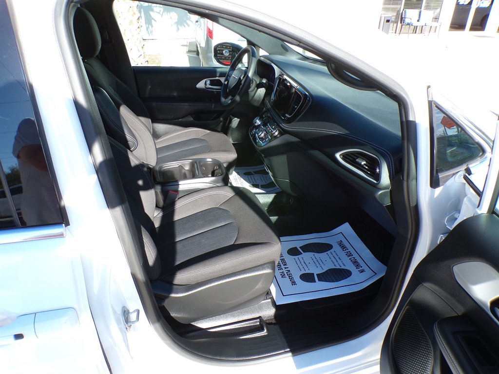 2024 Chrysler Pacifica - $26,950