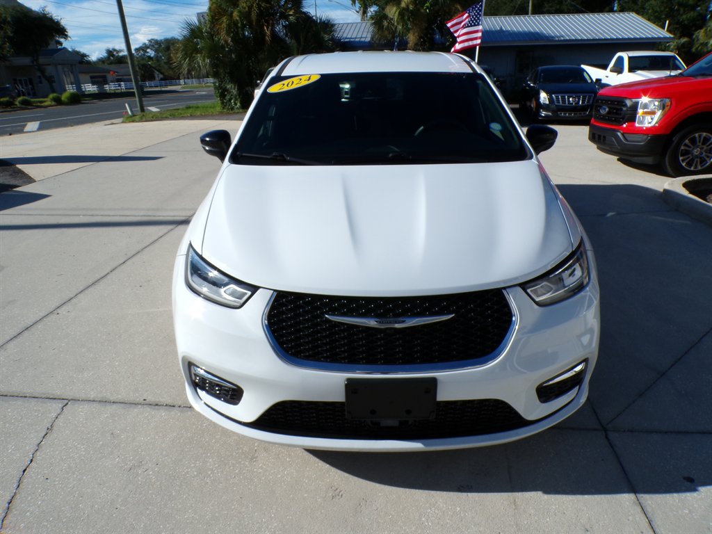 2024 Chrysler Pacifica - $26,950