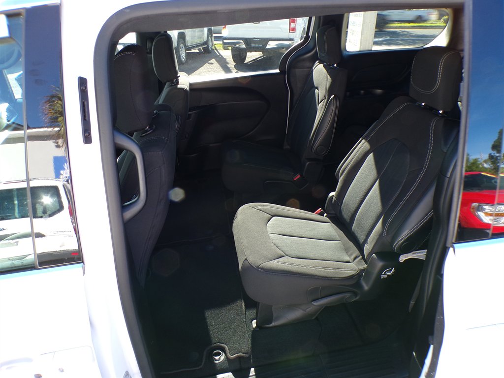 2024 Chrysler Pacifica - $26,950