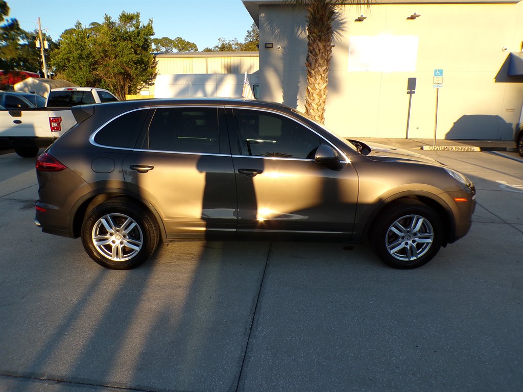 2016 Porsche Cayenne - $15,500