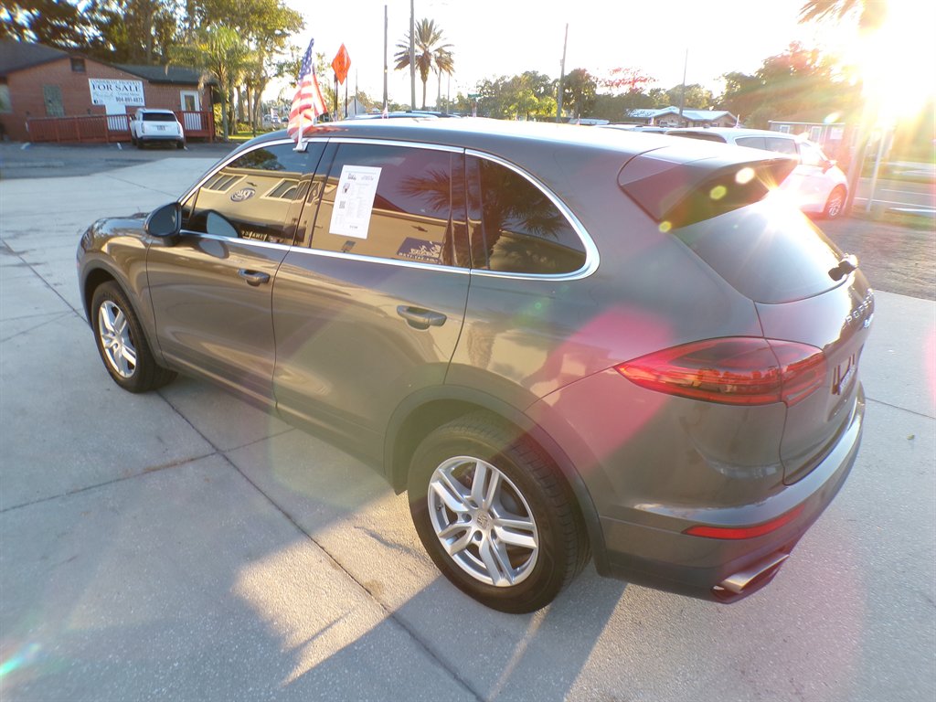 2016 Porsche Cayenne - $15,500